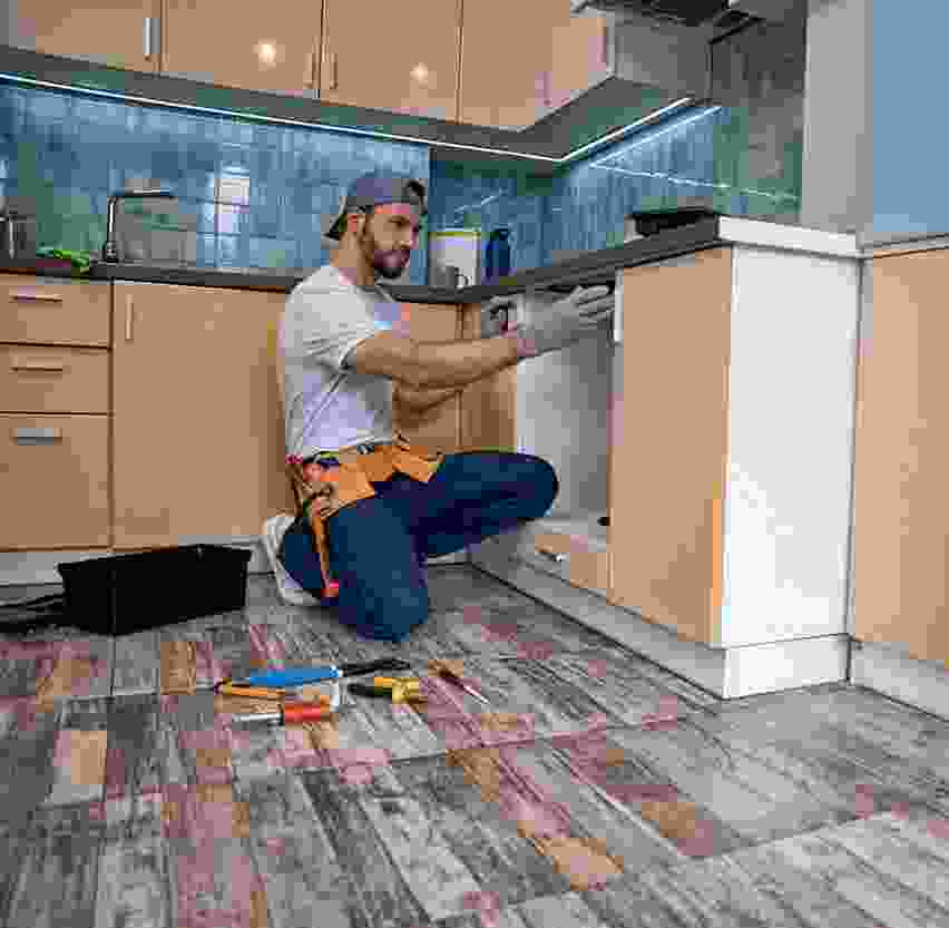 Douchecabine montage in badkamer